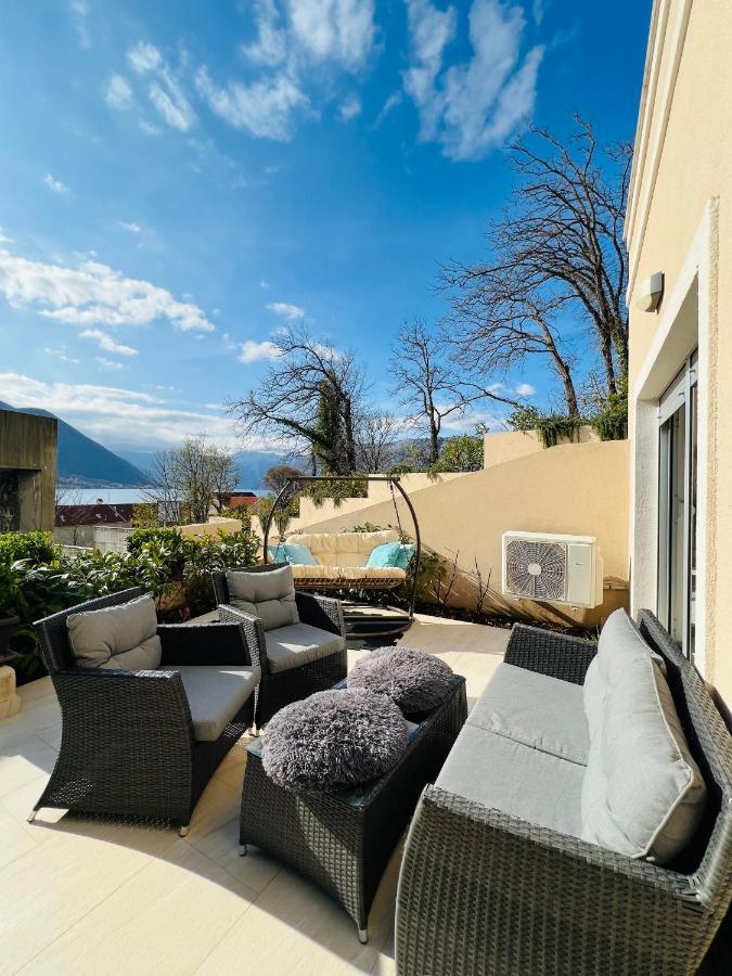 Apartment With Terrace And Private Parking Cattaro Esterno foto