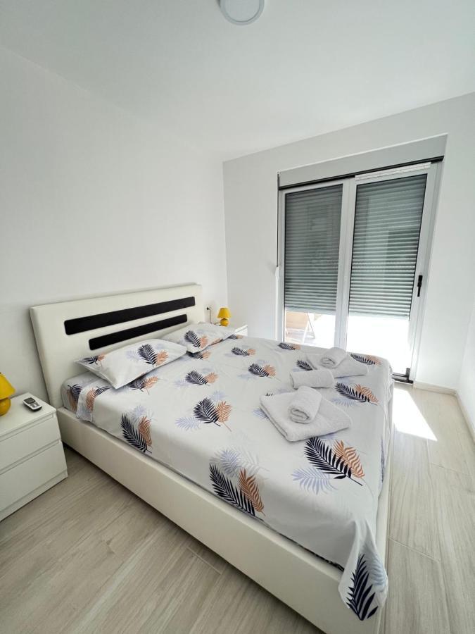 Apartment With Terrace And Private Parking Cattaro Esterno foto