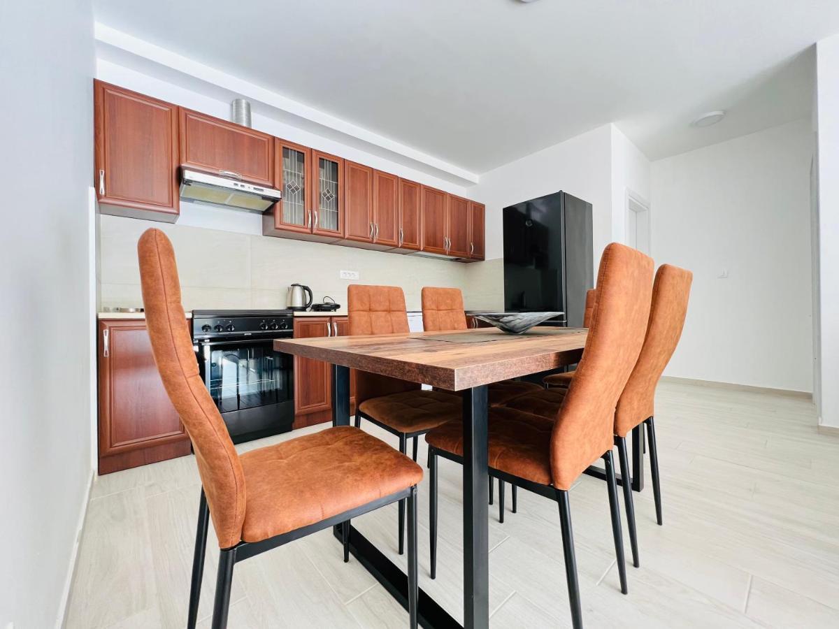 Apartment With Terrace And Private Parking Cattaro Esterno foto