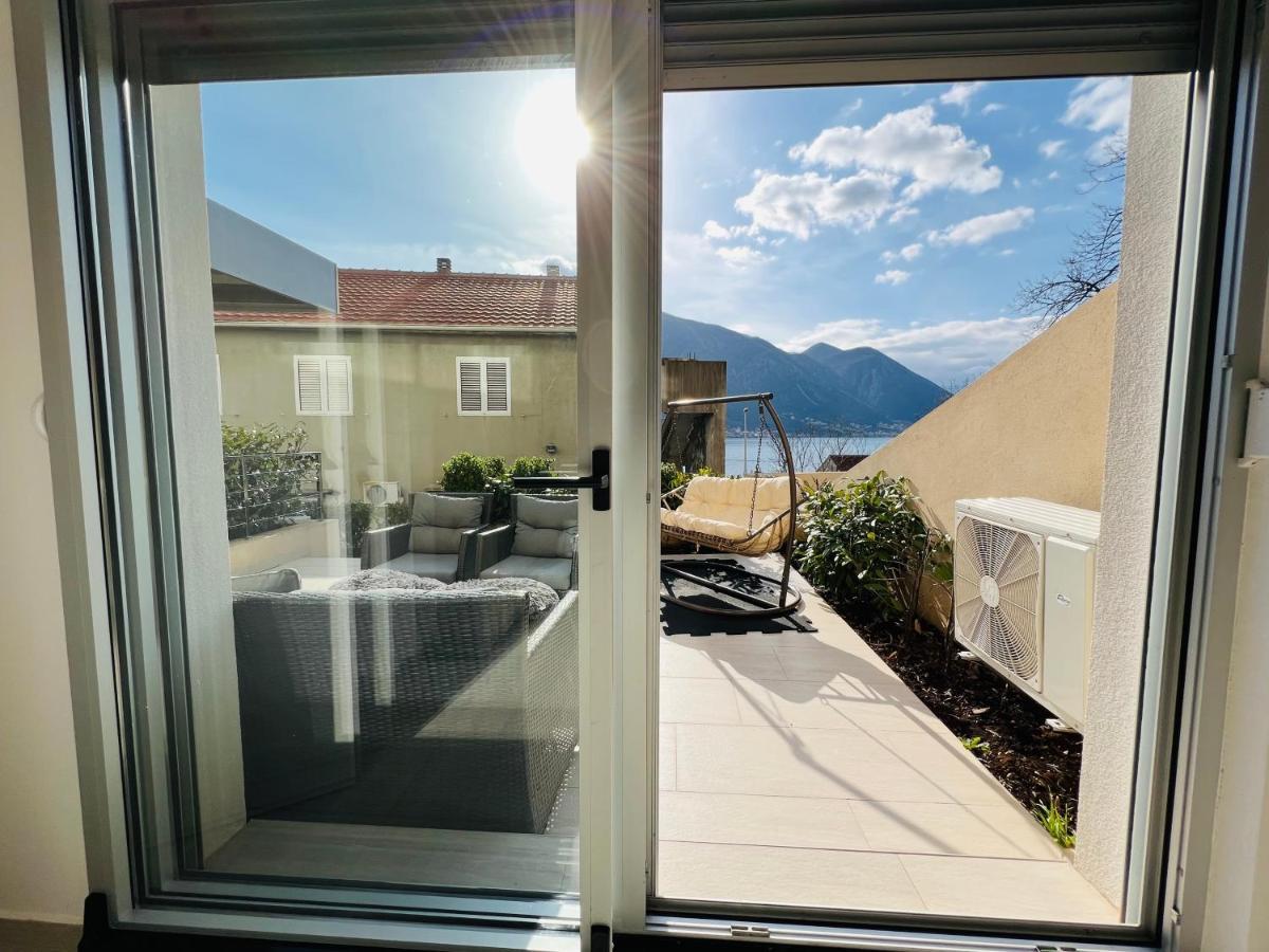 Apartment With Terrace And Private Parking Cattaro Esterno foto